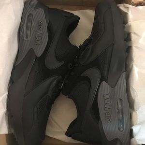 Nike men’s size 11 black Air Max Excee Shoes